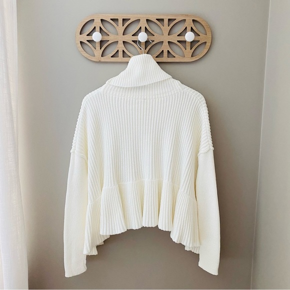 Free people Layer Cake Turtleneck Peplum Sweater White Sz XS - Picture 6 of 8
